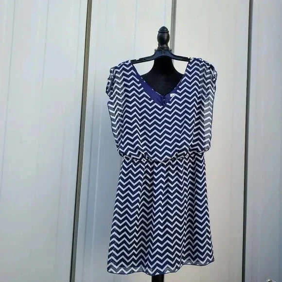 Speechless Womens Blue & White Chevron Dress Size XL. - Picture 2 of 11